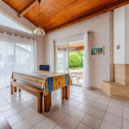 Maison A Biscarrosse: Proche Plage, Commerces, Jardin, Terrasse Avec Bbq, 5 Pers, Garage - Fr-1-521-247 * Biscarrosse